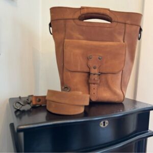 Love 41 Medium Bucket Leather Tote - Tobacco Brown